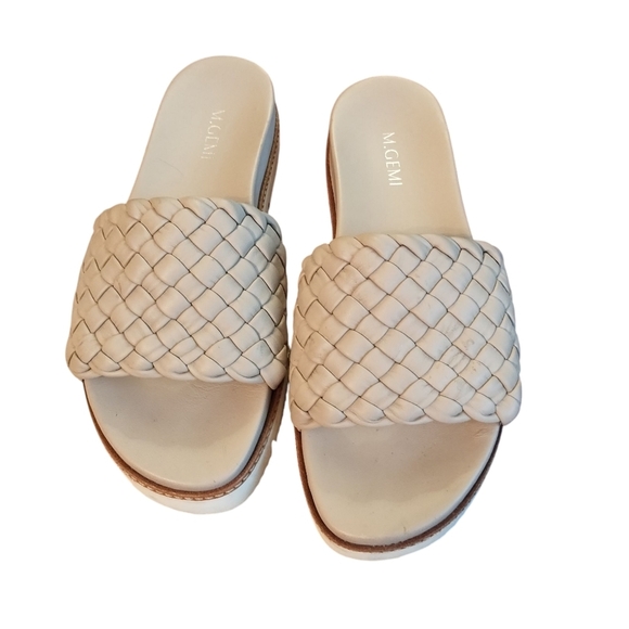 M. Gemi Shoes - M.Gemi Women's Cream Woven Slide Sandals
